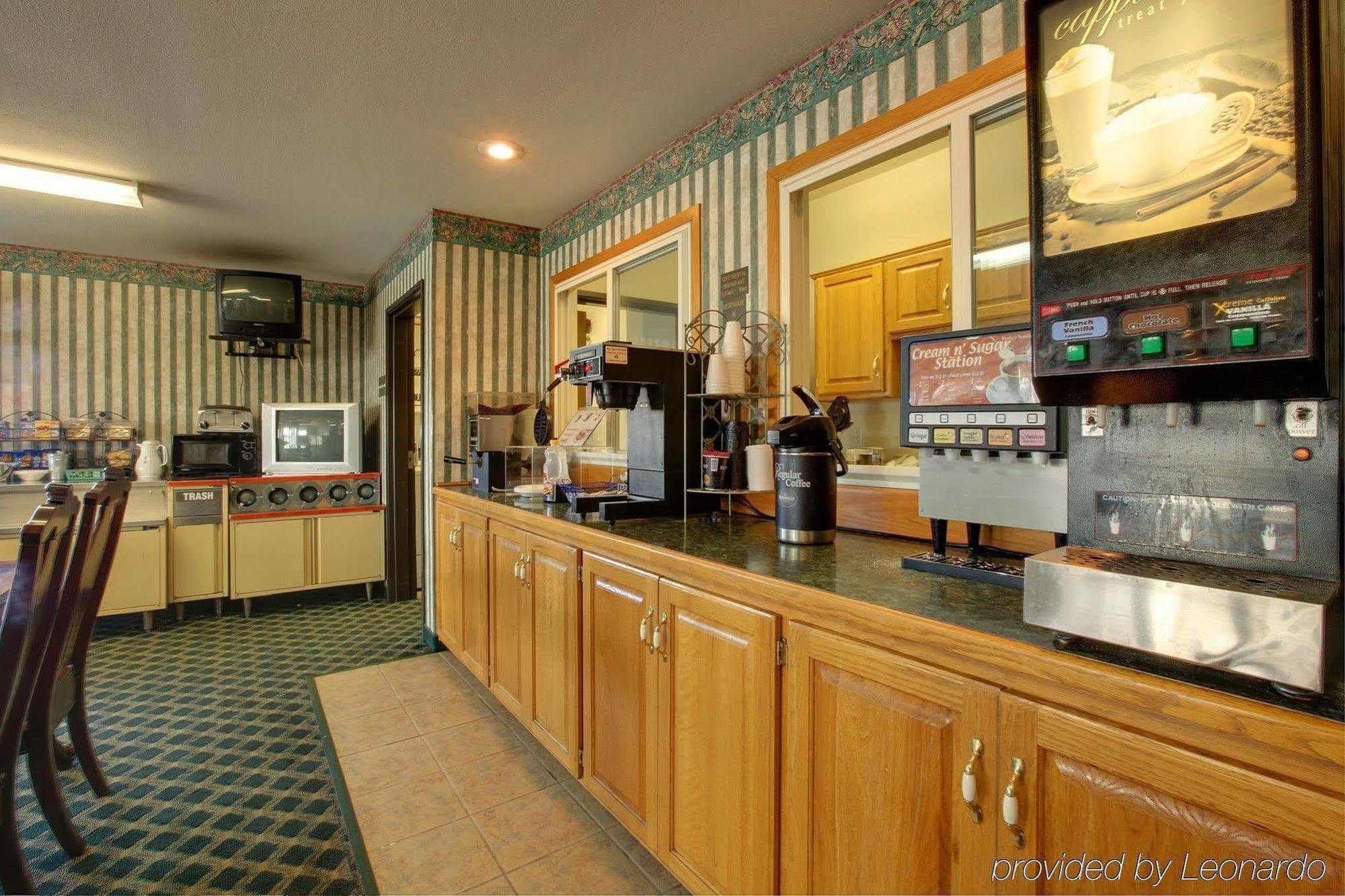 Brady Hotel New Florence Restaurant photo